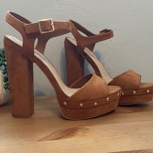 Platform brown suede heels